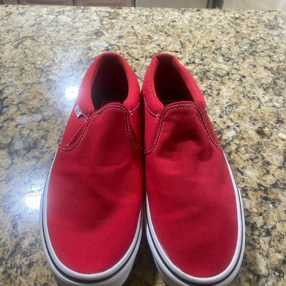 Vans Old Skool Size 9 Mens.  New. Red.